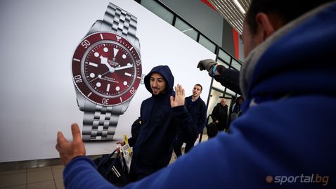  Фенове посрещнаха Левски след лагера в Турция 