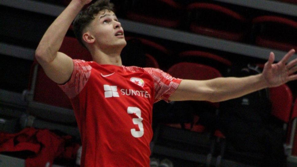 18 годишният посрещач на ЦСКА Захари Згуров стартира пътя си във волейбола от чисто любопитство