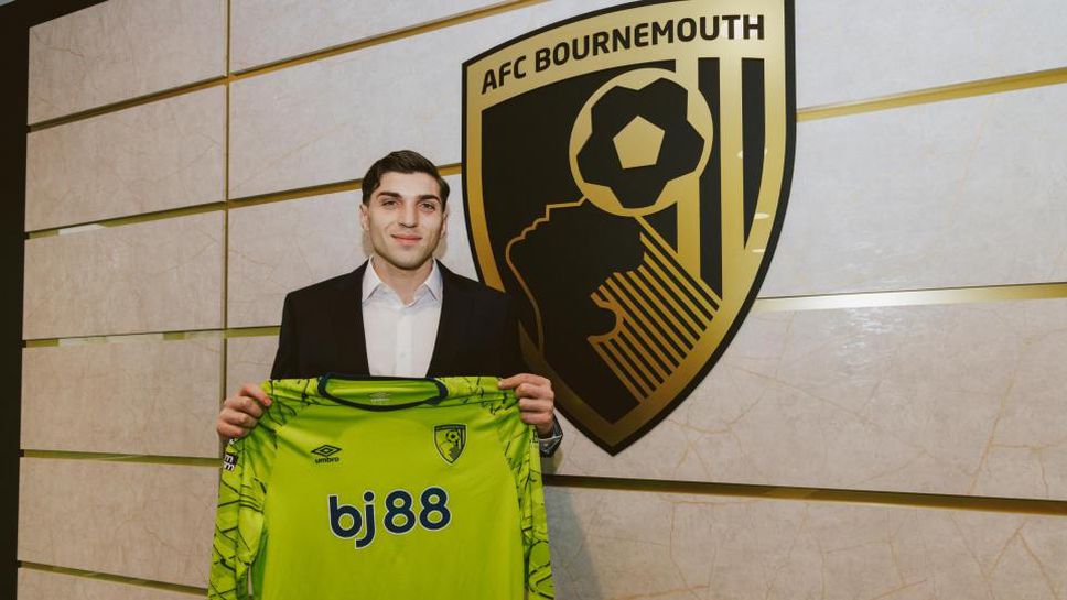 Борнемут официално обяви трансфера на вратаря на ЛациоХристос Мандас който