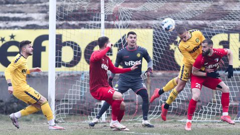  Грешна стъпка за Миньор (Перник) в Дупница 