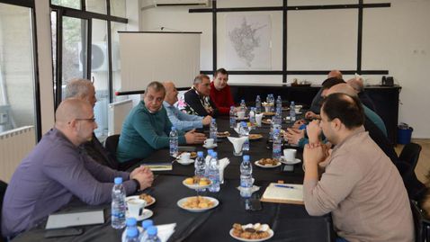  Кметът на Благоевград разиска с локалния бизнес разновидности за спасяването на Пирин 