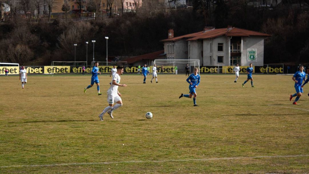 Несебър взе точките в Смолян