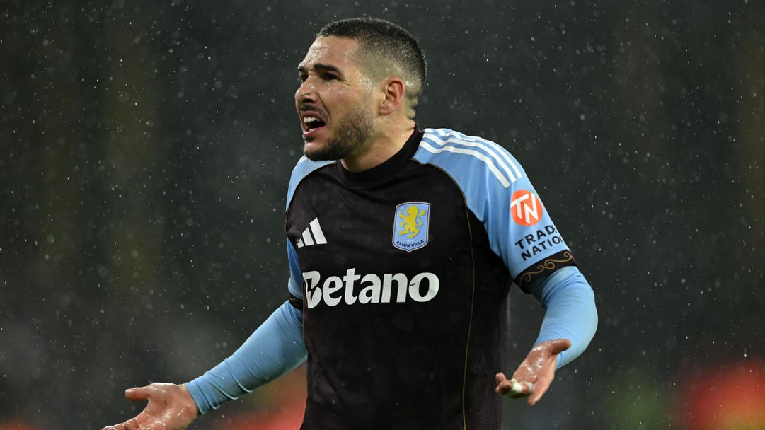 Астън Вила се срина срещу последния и даде шанс на преследвачите си