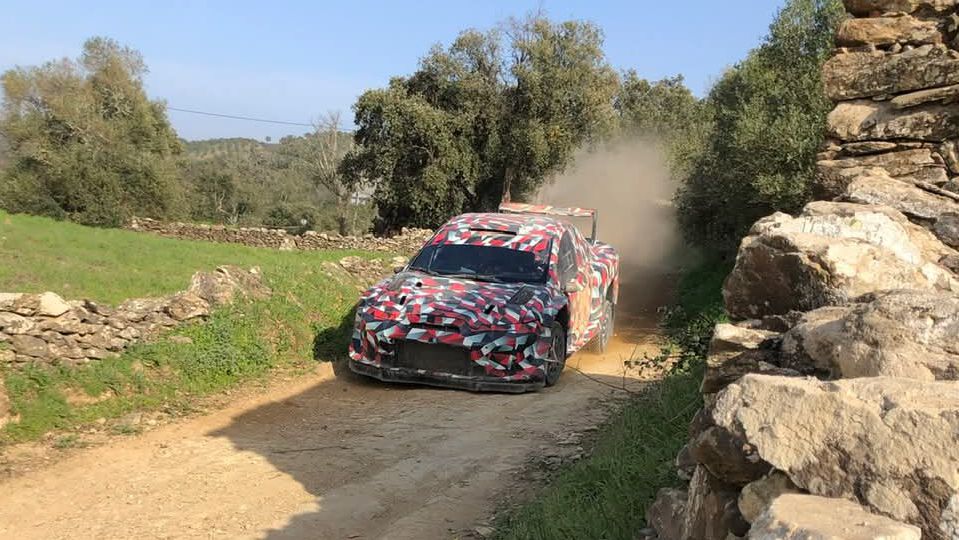 Тойота вече тества интензивно новата си кола за WRC