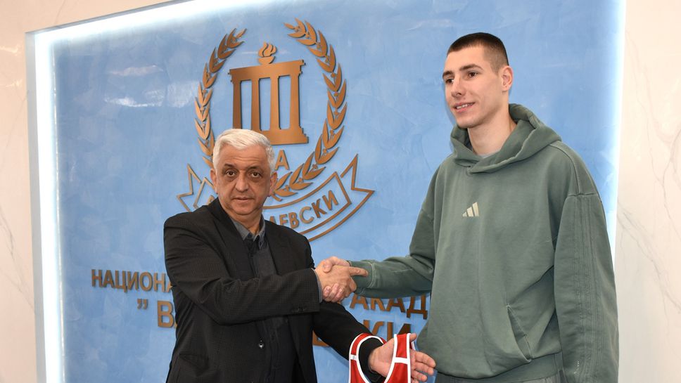 Ректорът на НСА поздрави Божидар Саръбоюков за впечатляващите резултати