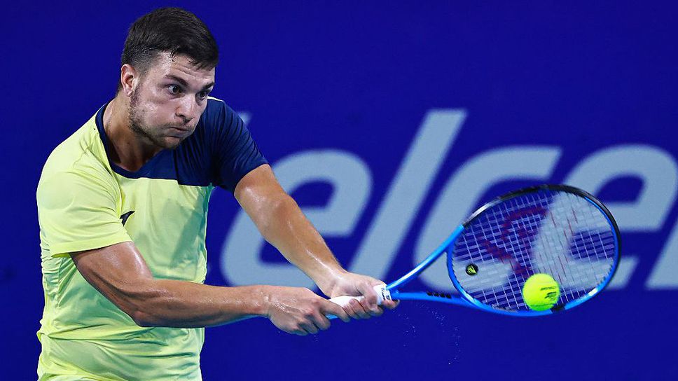 Кецманович на 1/2-финал в Акапулко със съдийско решение! Французин получи невиждано наказание