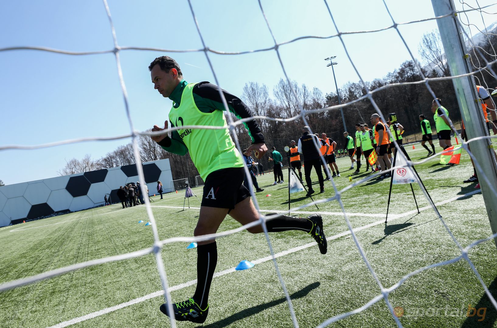 Съдийски семинар с участието на водещия VAR експерт към ФИФА Майк ван дер Рьост