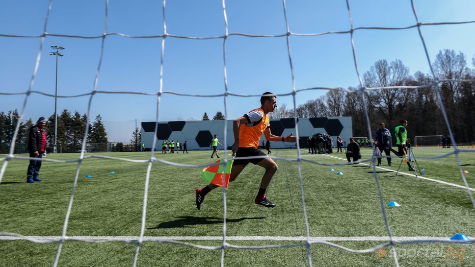 Съдийски семинар с участието на водещия VAR експерт към ФИФА Майк ван дер Рьост