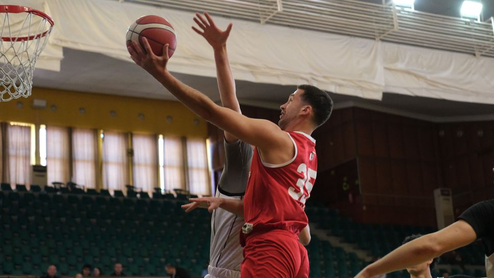 Хасково разгроми Академик Пловдив -2