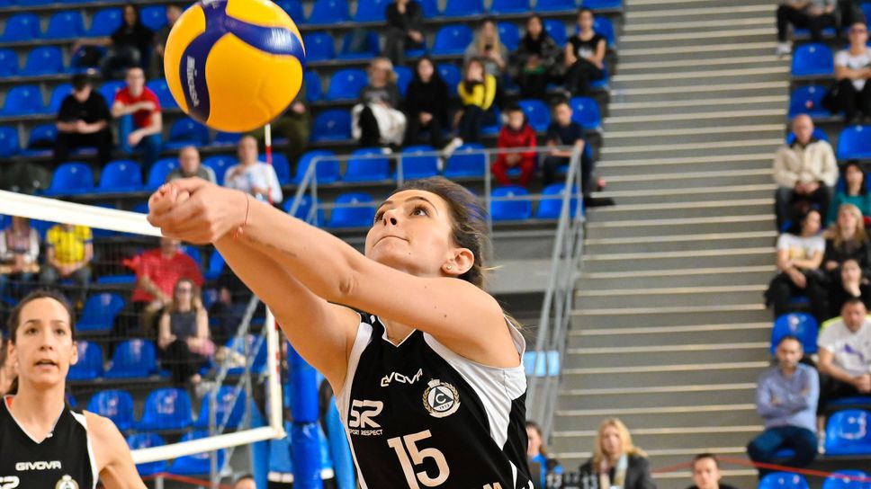 Мис България - Симона Бакърджиева, изучава европейската политика, а във волейбола обърква противника с лява ръка