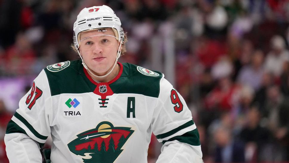 Бъдещето на звездния нападател Кирил Капризов е тема номер едно