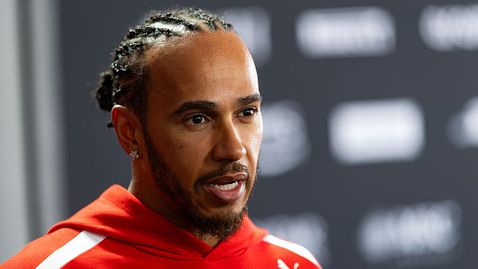 Люис Хамилтън обясни къде изостава Ферари спрямо лидерите