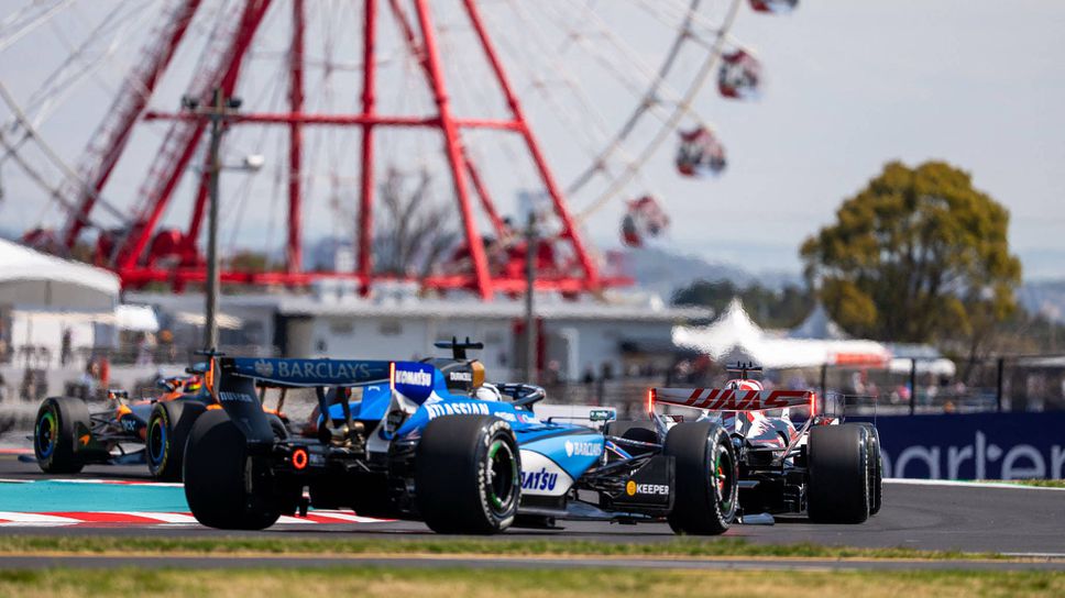 Как се стигна до катастрофата между Перес и Албон