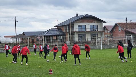 България U19 с последно занимание преди мача с Хърватия