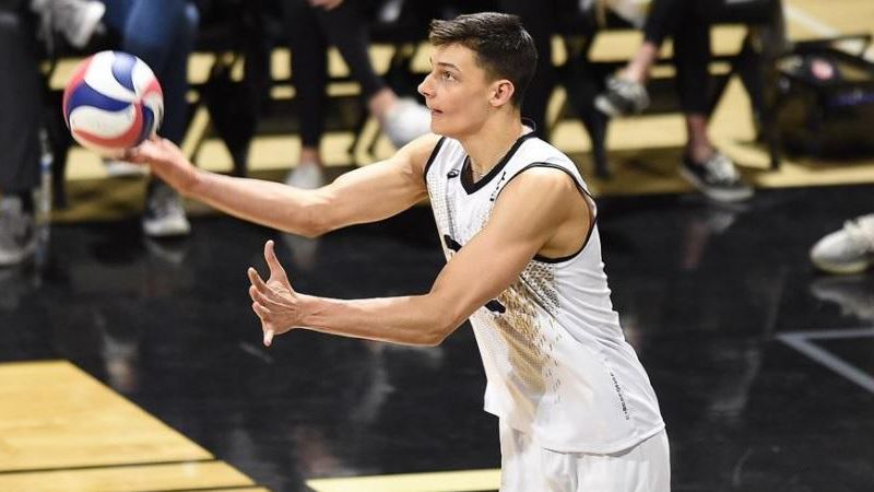 Алекс Николов бе обявен за новак на годината в САЩ 🏐