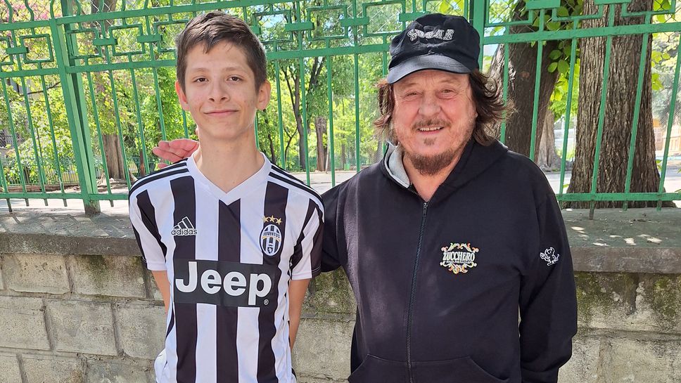Фенове на италианския футбол посрещнаха Дзукеро във Варна