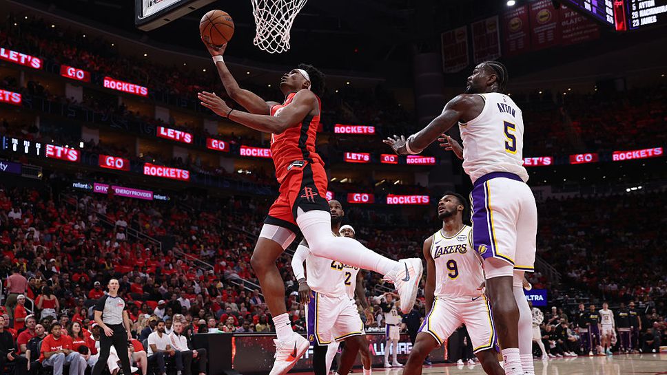 Хюстън отложи края на сезона