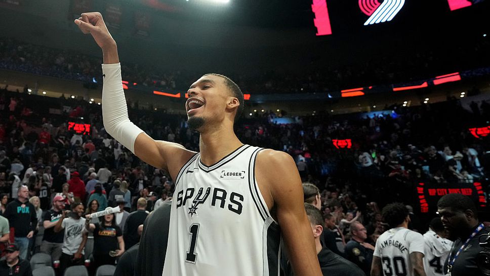 Сан Антонио написа история в плейофите на НБА, Уембаняма се завърна със стил