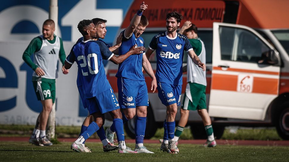 Лъч надежда за Монтана след много драматична победа и спасена дузпа в последните секунди срещу Добруджа