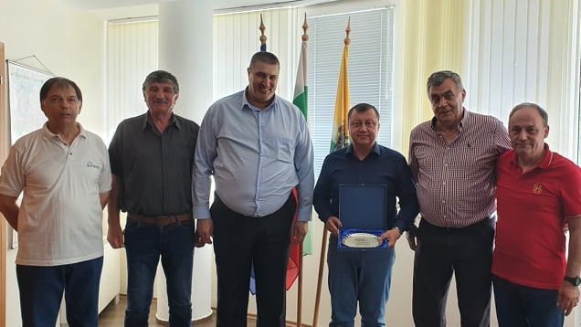 Любо Ганев помага на клубове от Североизтока