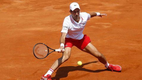 Джокович даде само гейм по пътя към полуфиналите в Белград