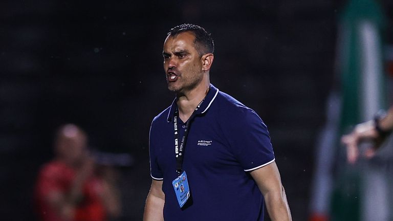 Треньорът на Черноморец  Бургас  Веселин Великов не бе никак доволен след нулевото