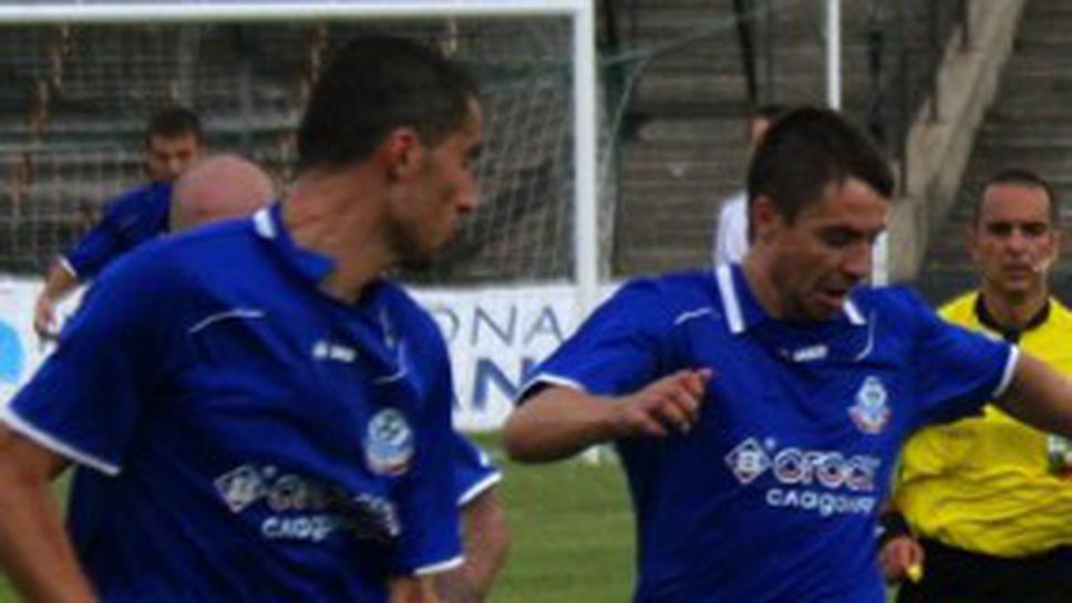 Монтана играе пет контроли в Анталия