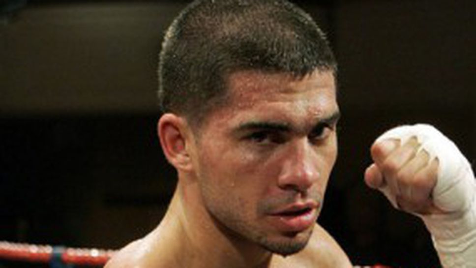 Молитор окачи ръкавиците