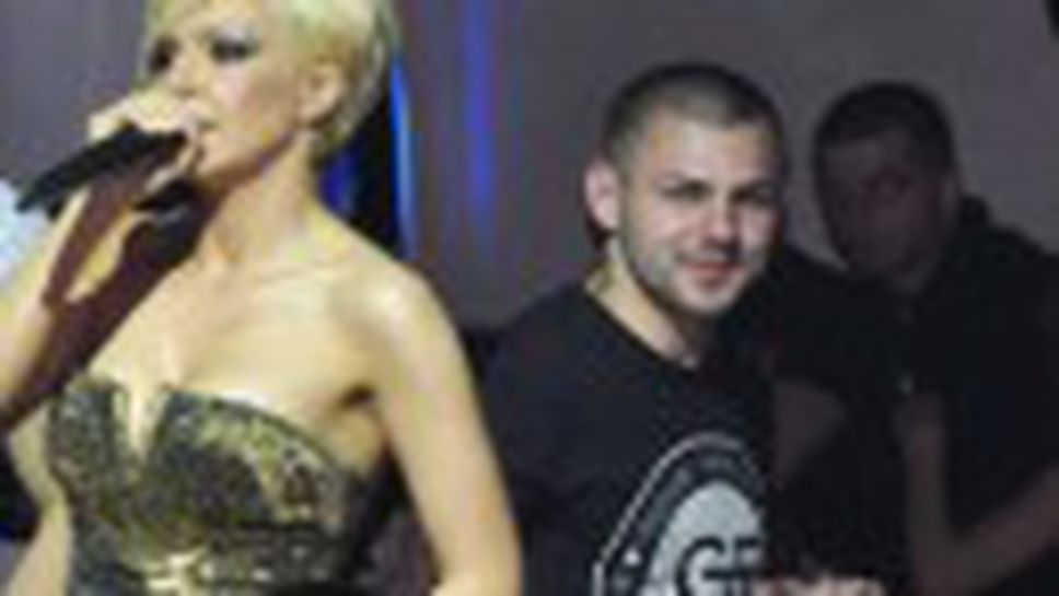 Ето как Спас Делев пие, а Милен Радуканов пее