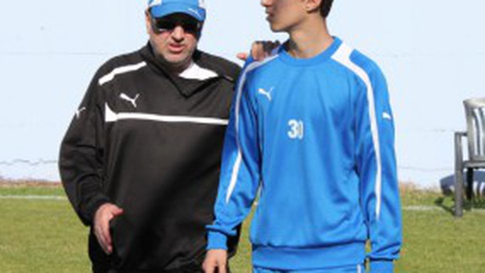 Талант на Левски с разтежение