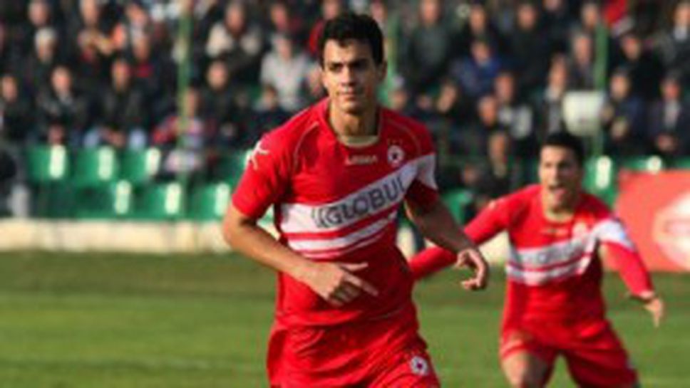 Китайци дават само 300 хил. евро за Платини