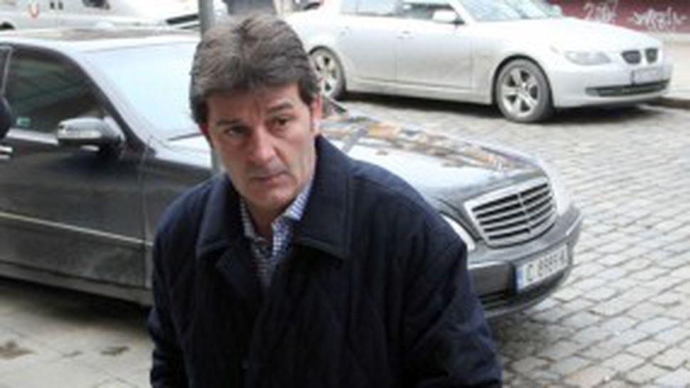 Още една легенда се завръща: Емо Костадинов започва работа в ЦСКА след месец