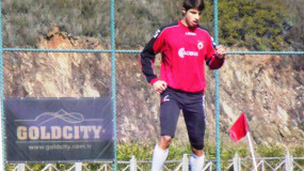 Юноша на ЦСКА с тежка контузия, оперират го