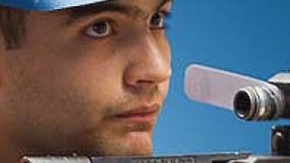 Антон Ризов на точка от финала на пневматична пушка