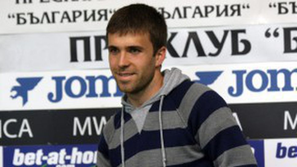 Скандалът се разраства - ФИФПро поиска от БФС да пусне Антонов в Славия