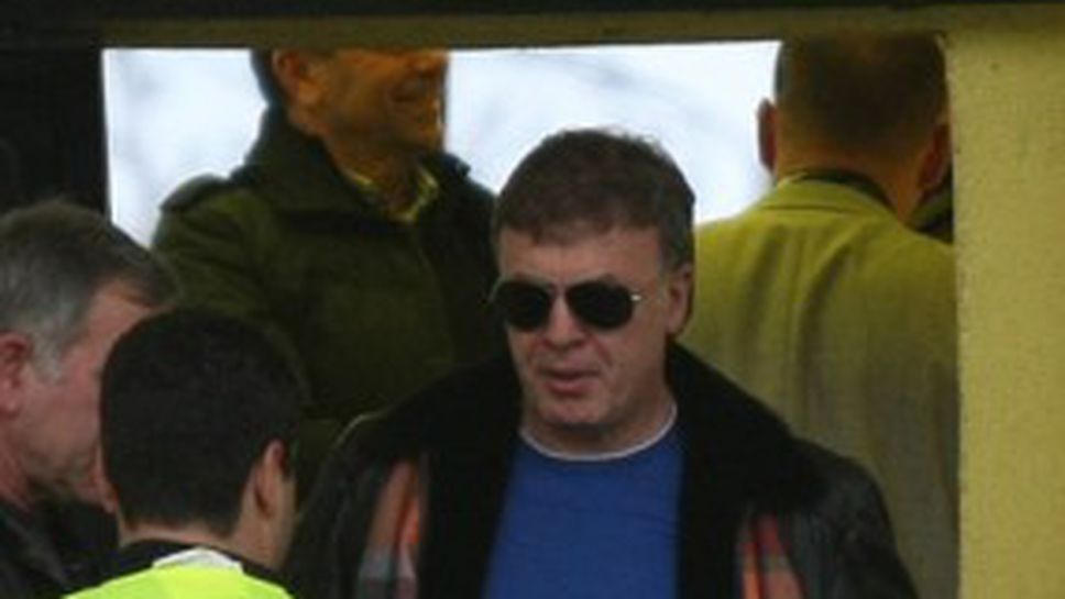 "Христо Ботев" ври и кипи, Наско и Стойчо са на трибуните