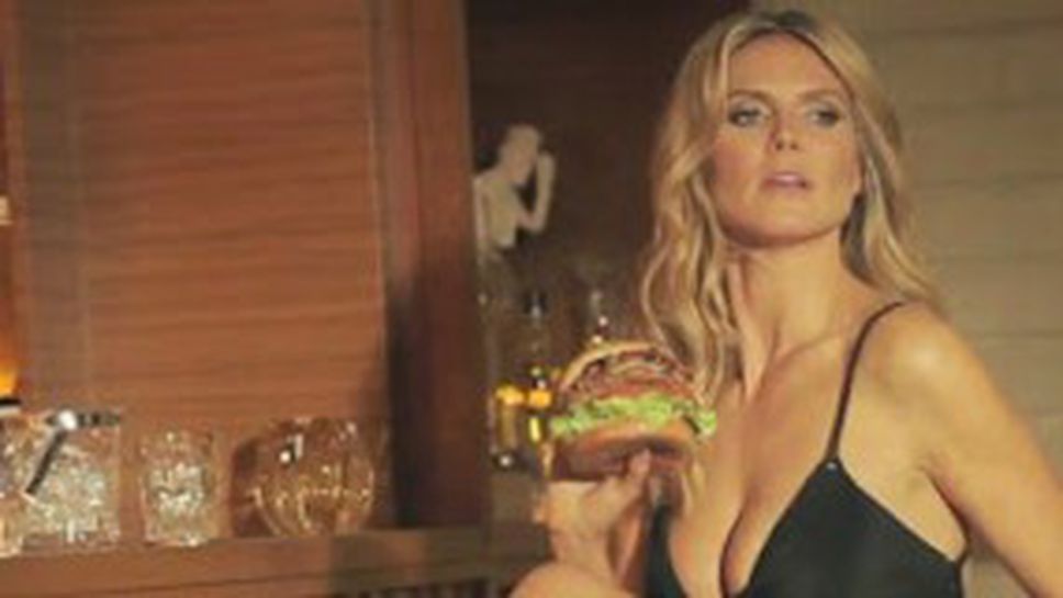 Хайди Клум и най-еротичното ядене на бургер (видео)