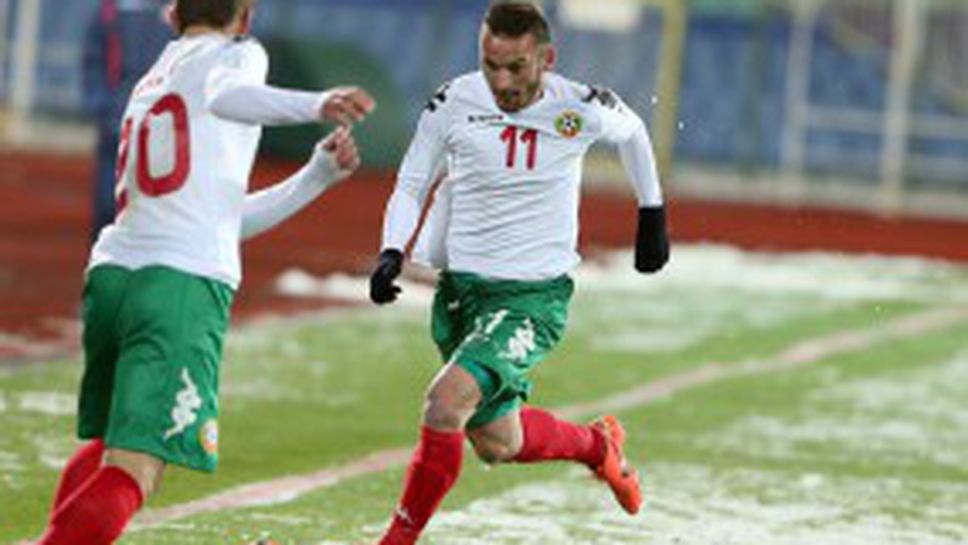 Представители на Лацио, Фиорентина и Селтик гледат националите срещу Дания