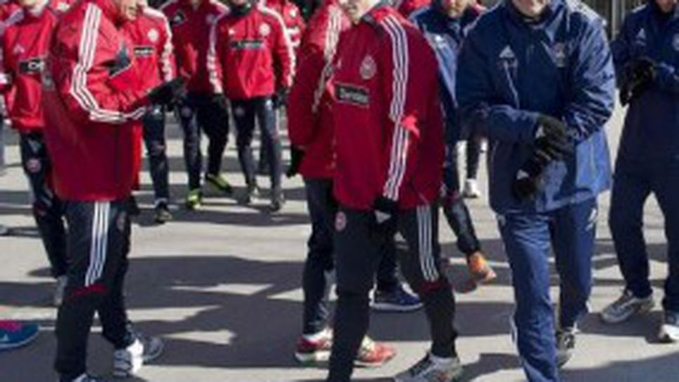 Мортен Олсен издаде половината титуляри за мача с България