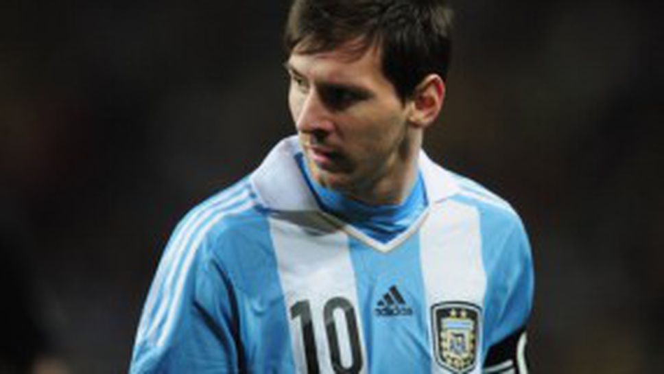 Меси повръщал на почивката заради липса на кислород