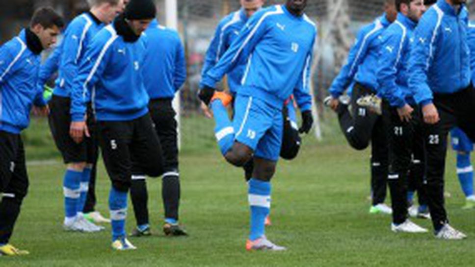 Илиан без трима от резила с Монтана и нито един юноша във Варна