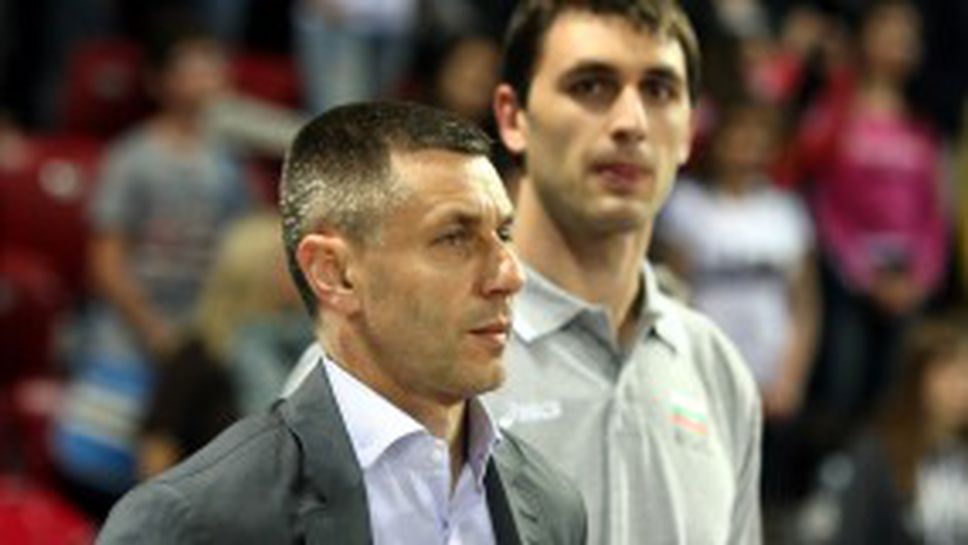 Резил! Стойчев научил за уволнението си половин час след медиите (ВИДЕО)