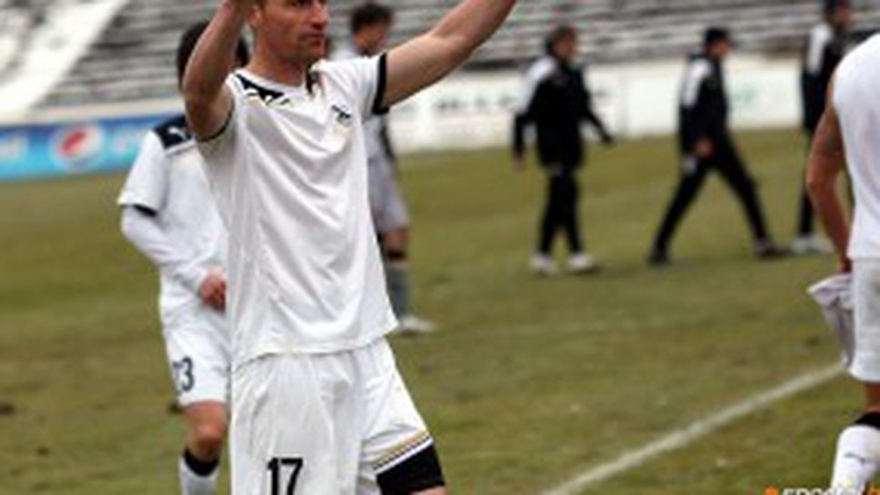 Бивш нападател на Славия със скандално писмо срещу Мартин Кушев