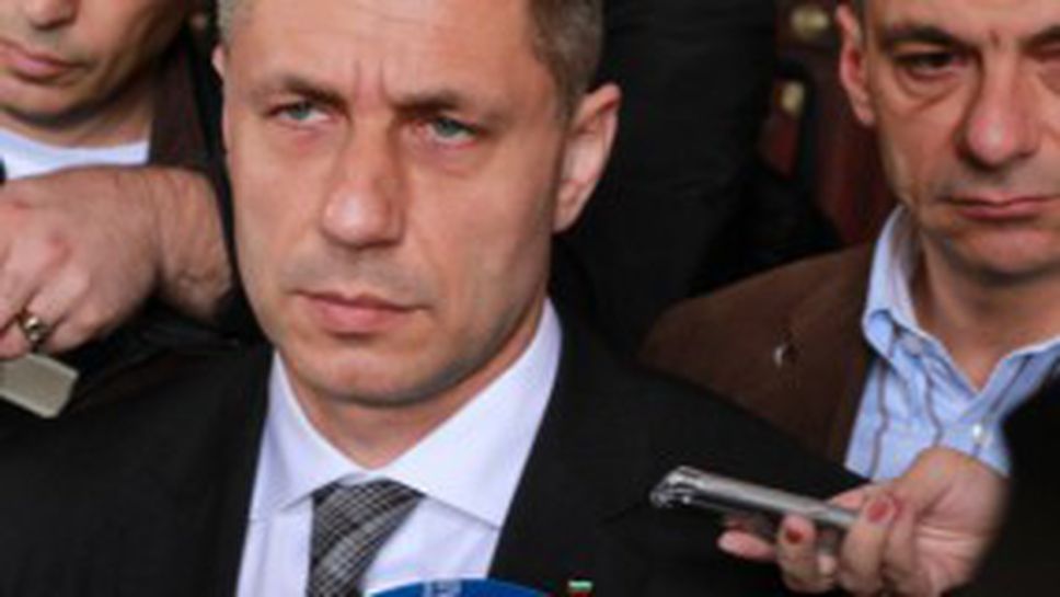 Радо Стойчев дава отговор тази вечер!