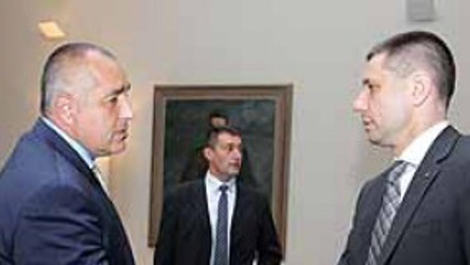 Премиерът: И двете страни искаха оставки! Спирам да се меся във волейбола (видео)