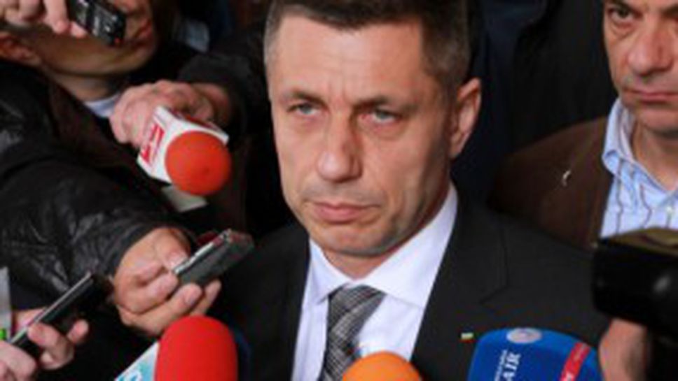 Радо Стойчев казва "ДА" или "НЕ" в 14,30 часа!