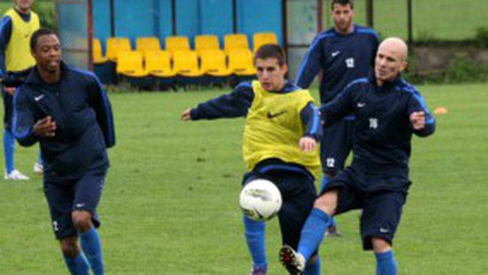 Левски пак остана без защита