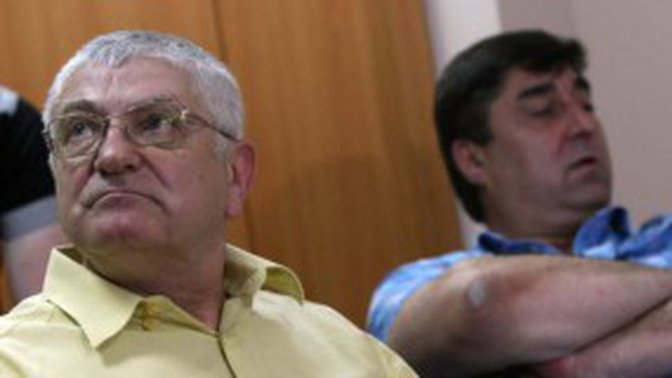 Гласуваха с пълно единодушие оставката на Радо Стойчев