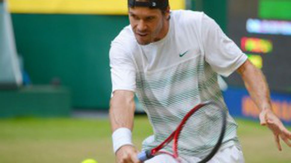 Хаас пречупи Бердих в Хале