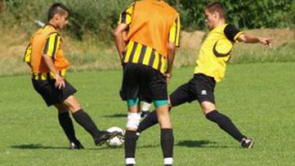 Юношите на Ботев на лагер в Тетевен